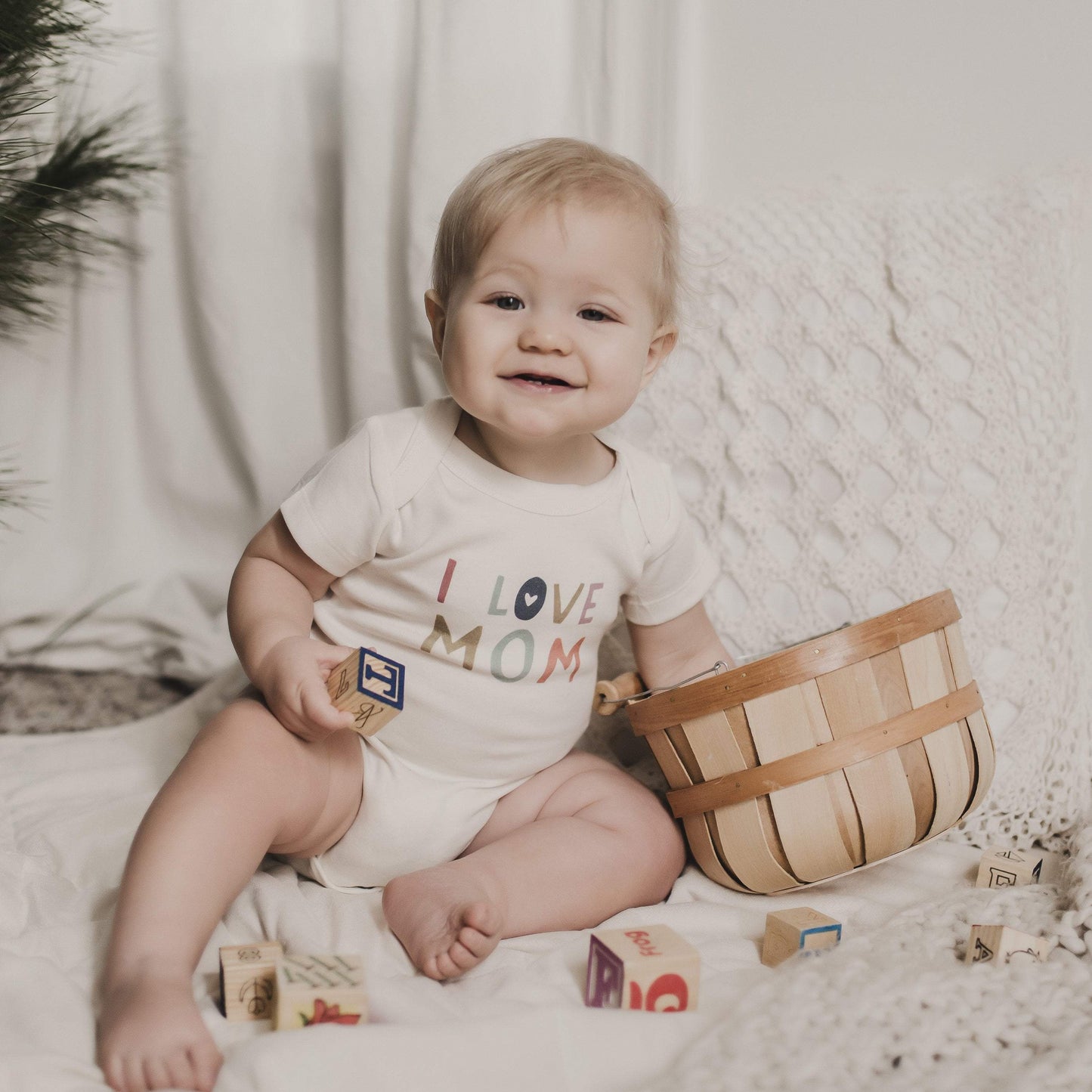 Finn + Emma - organic bodysuit | love mom