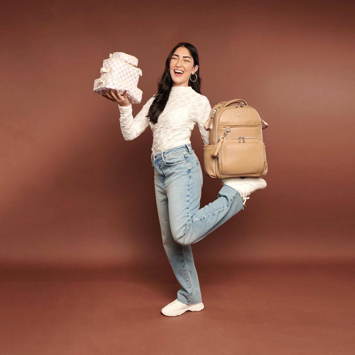 Itzy Ritzy - Taupe Checkerboard Pack Like a Boss™ Packing Cubes