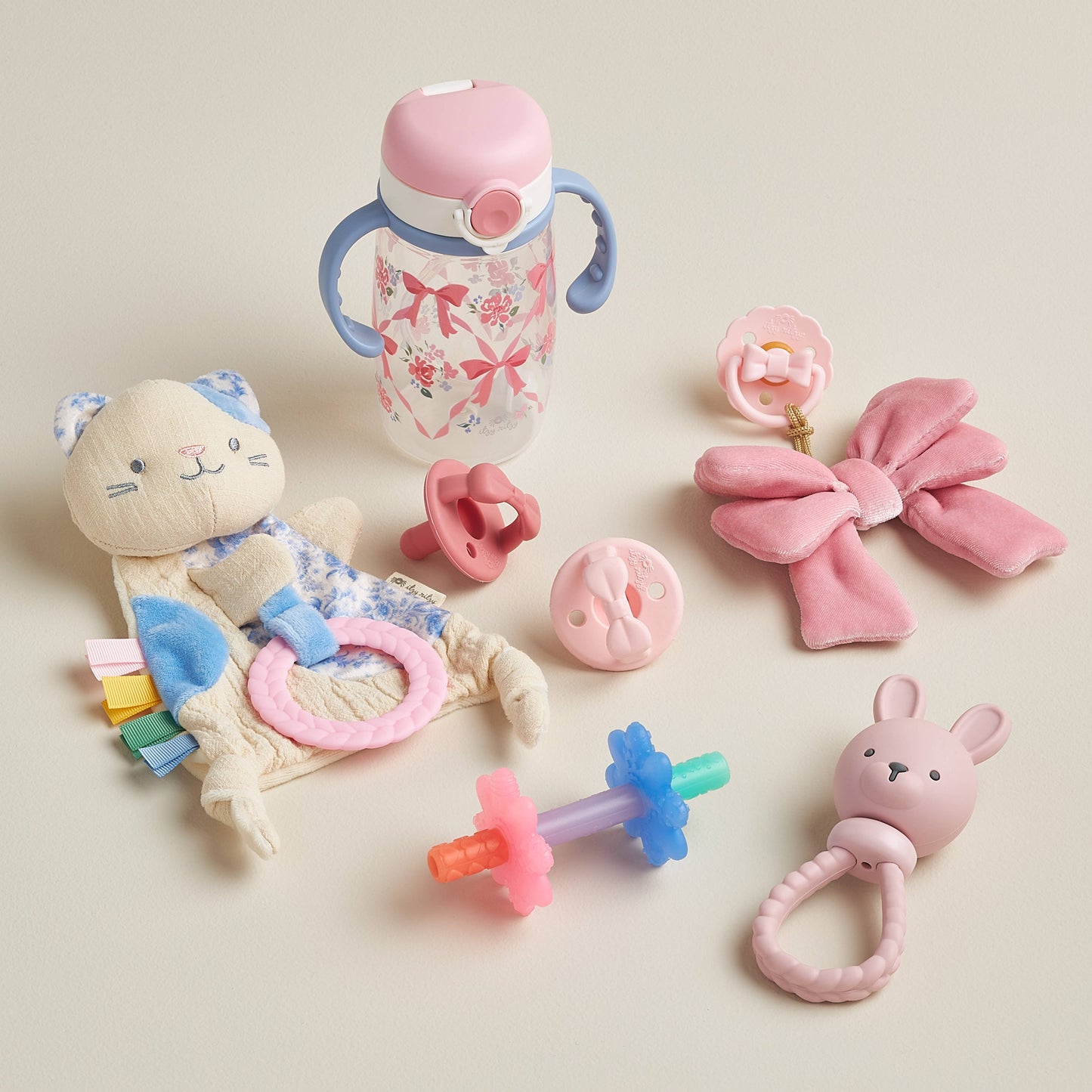 Itzy Ritzy - *NEW* Itzy Sips™ - Straw Cup With Snap-Close Lid